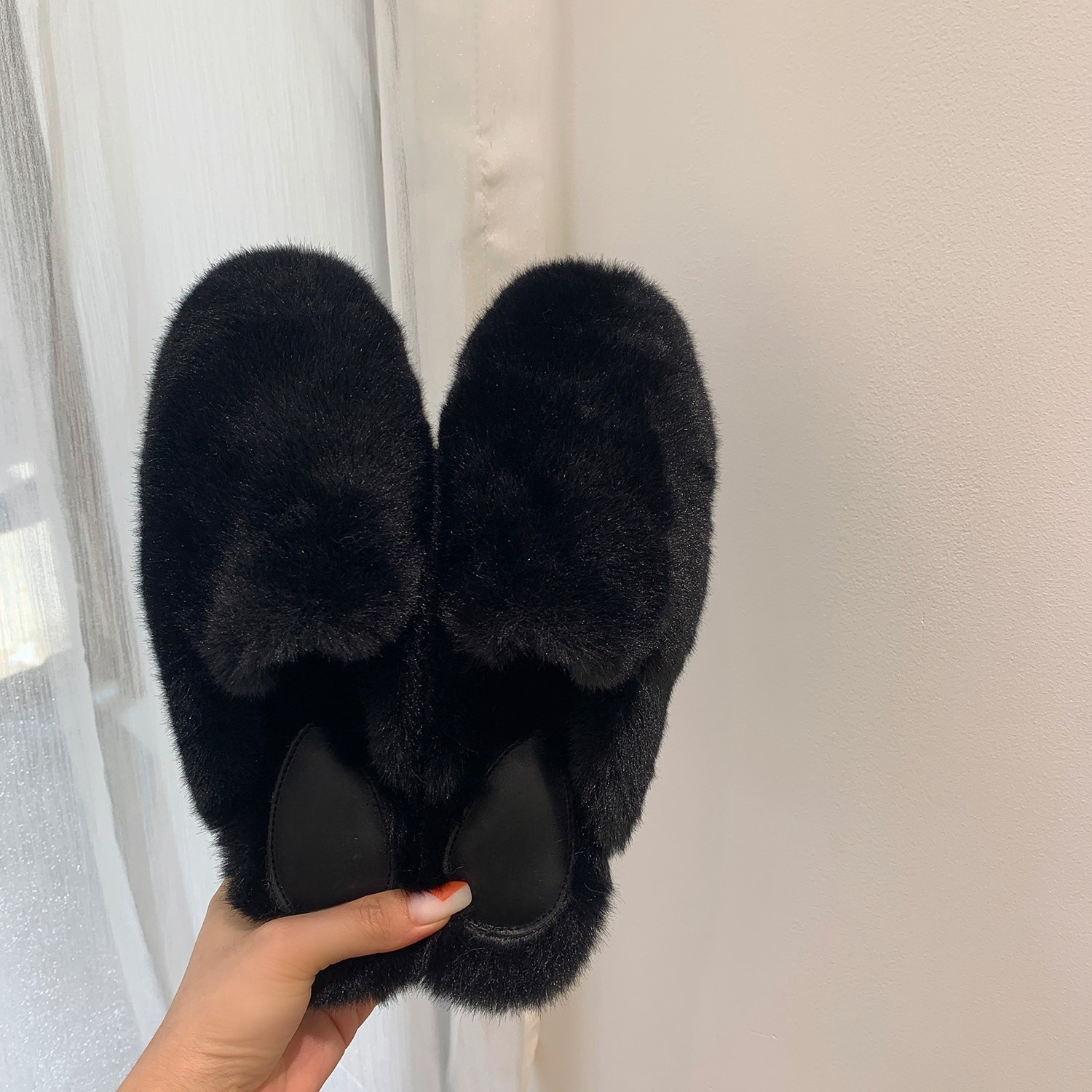Cozy Fleece Slippers: Warm & Stylish Winter Foot Comfort, Black/Beige/Khaki 7661
