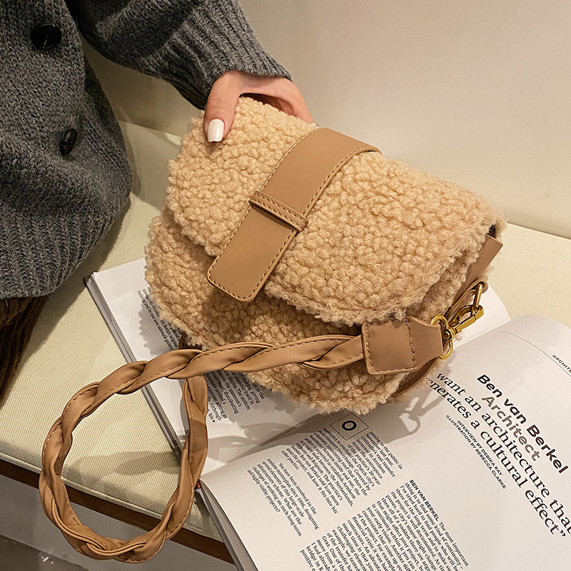 Free Shipping 2023 Winter Shoulder Messenger Weave Strap Saddle Armpit New High-quality Plush Fur Bag Women's Handbag Designer Designer Bag Luxur