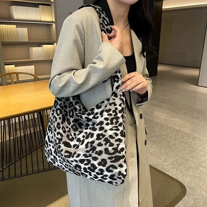 Leopard Print Canvas Womens Handbag Large Capacity Communicating Handbag Womens Shoulder Bag 241111