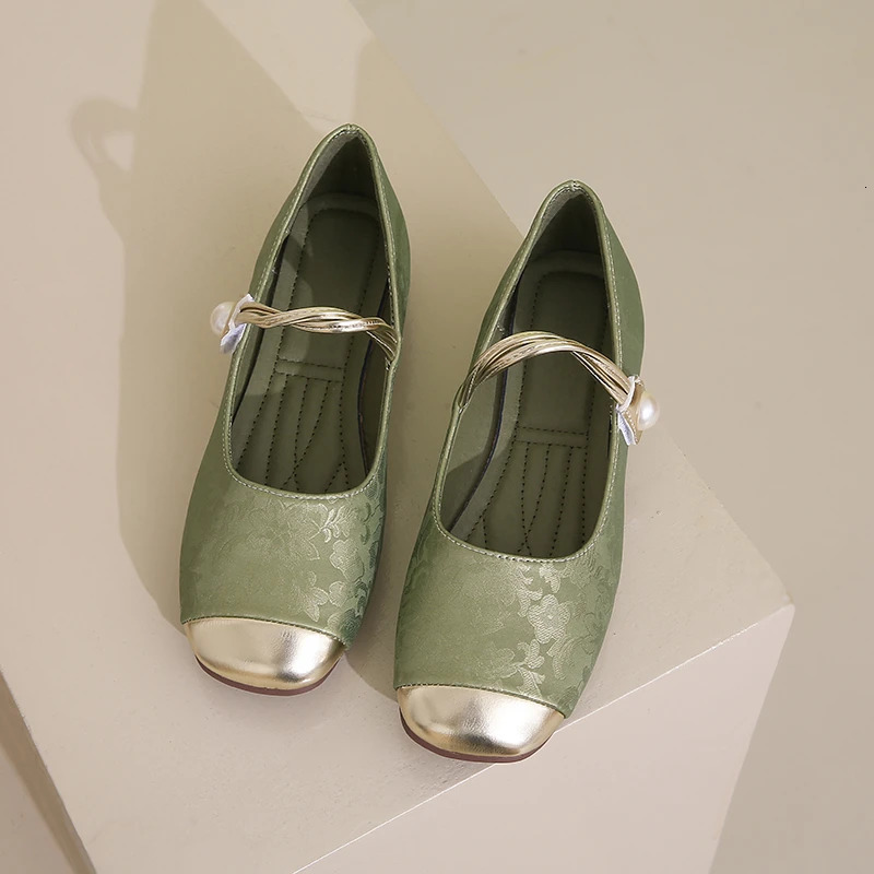 Elegant 2024 bow comfortable sliding womens shoes ballet womens flat bottomed round leather soft sole single shoes women 241111