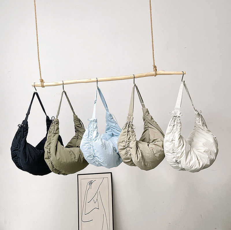 Large Pleated Crescent Wandering Bag Womens Simple Tote Casual Shoulder Bags Large Capacity Crossbody Dumpling Bag 241112