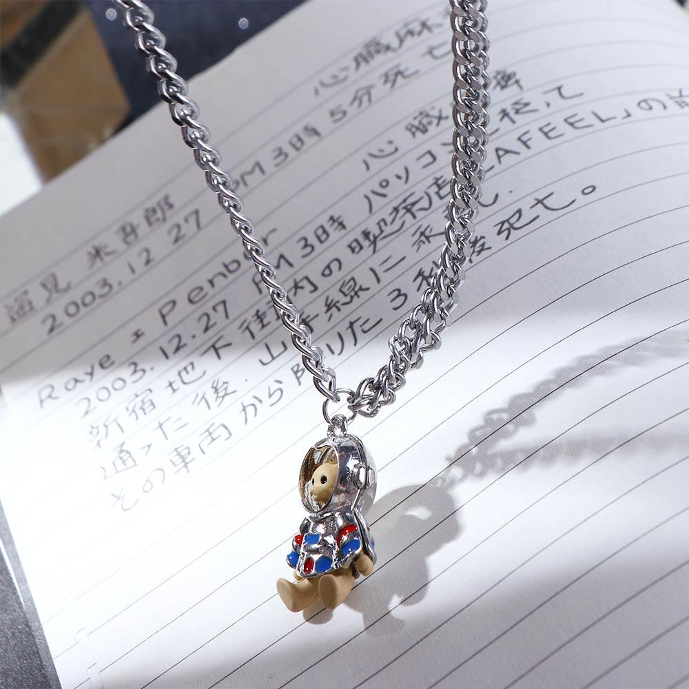 Hop Choker Astronaut Bear Gift Men Female Bear Pendant Necklace Clavicle Chain Women Necklace Sweater Chain Necklace 4070a