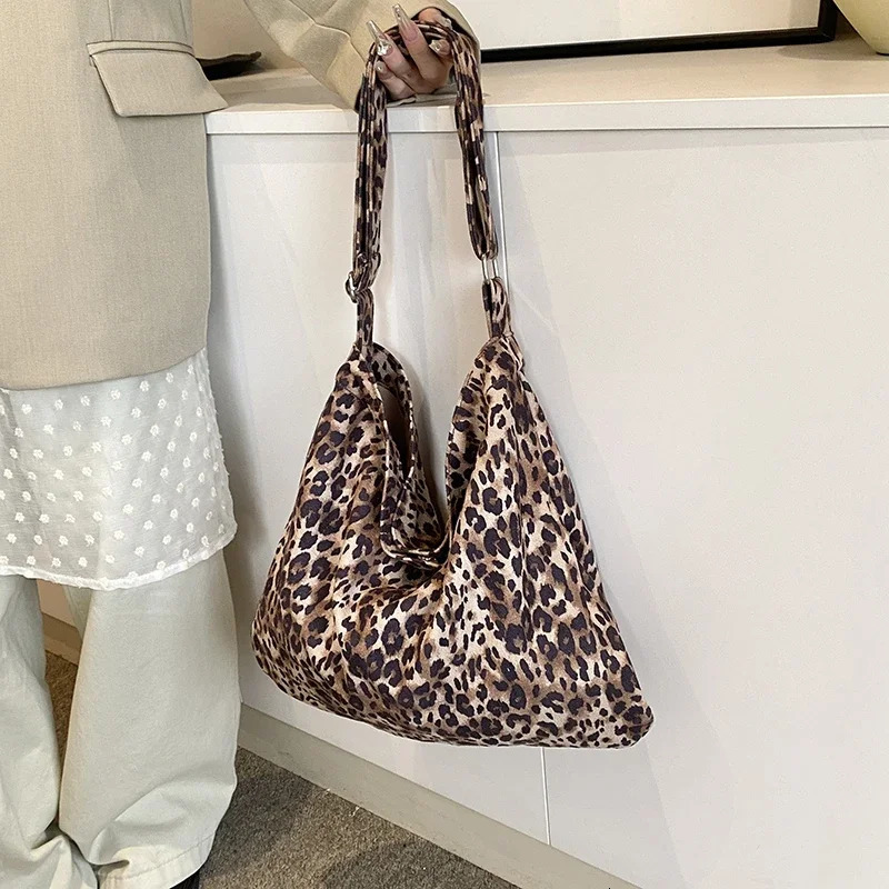 Canvas Magnetic Buckle Leopard Print Zebra Print Large Capacity Water Bag Shoulder Bag Fashion Versatile ToteBag 241111