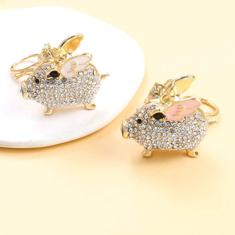 Lovely Little Flying Pig Rhinestones Enamel Keychain Couple Jewelry Bag Keys Pendant Car Interior Animal Keyring Birthday Gift