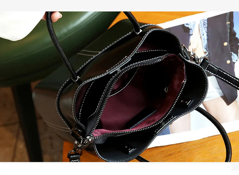 Exquisite and Fashionable Versatile Oil Wax Cowhide Bucket Bag Womens Leisure Minimalist Handheld Shoulder Crossbody 241111