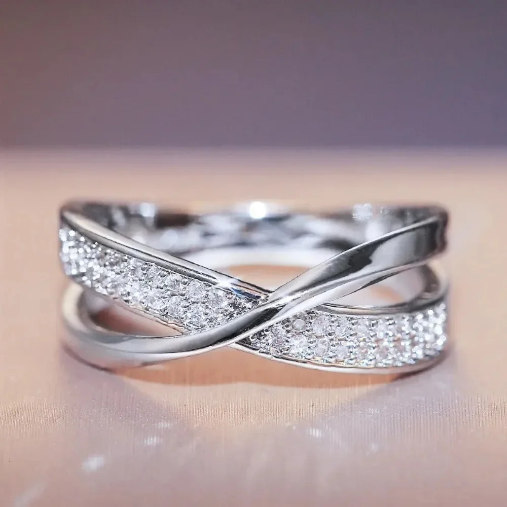 est Stainless Steel Two Tone X Shape Cross Ring for Women Wedding Rose Gold Color Trendy Jewelry Rings Anillos 241112