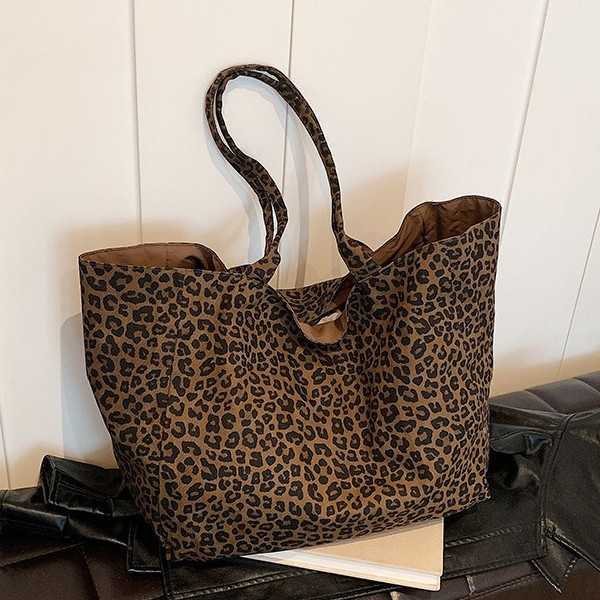 Korean leopard print shoulder bag for women, fashionable and lazy style canvas bag, autumn and winter casual large capacity commuting tote bag