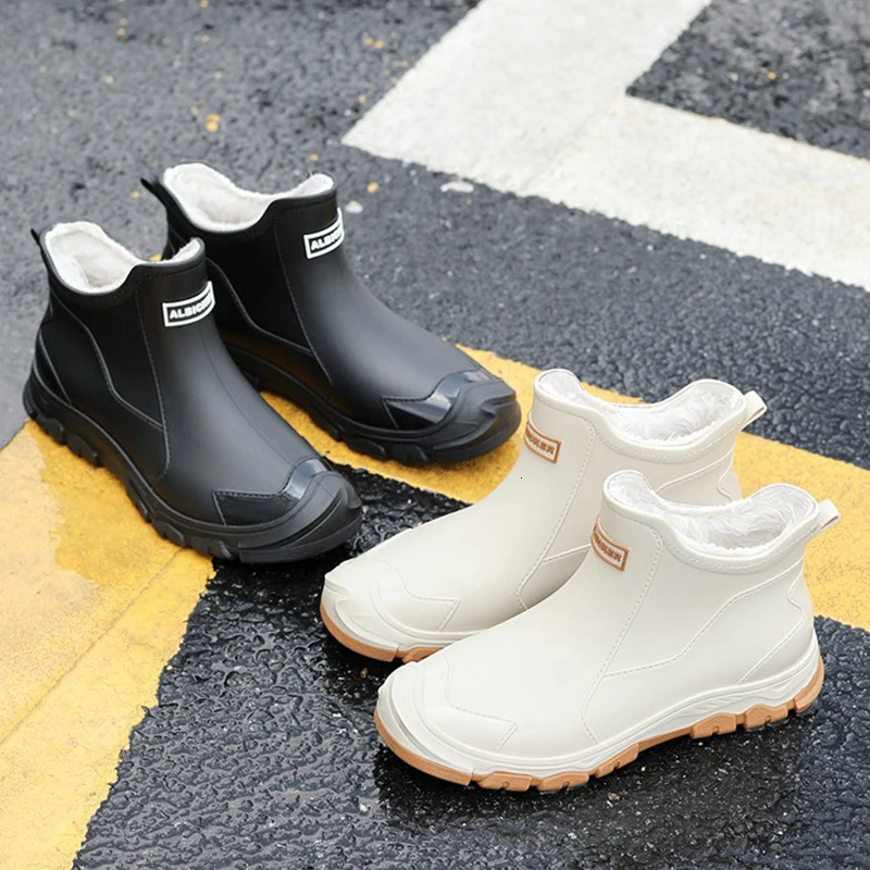 Autumn and Winter Fashionable Mens Cotton Rain Boots Trendy Outdoor Short-tube Mens Warm Rain Boots Fixed Cotton Water Shoes 241111