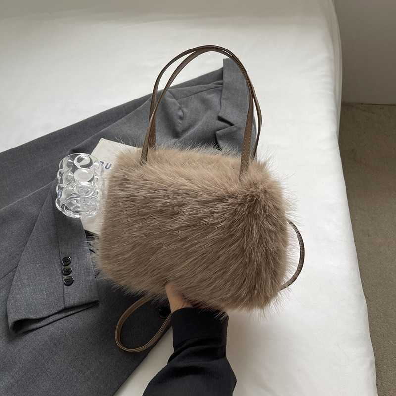 autumn winter fashionable shoulder bag diagonal crossbag imitation fox fur women's bag hand-held solid color plush small square bag 241115