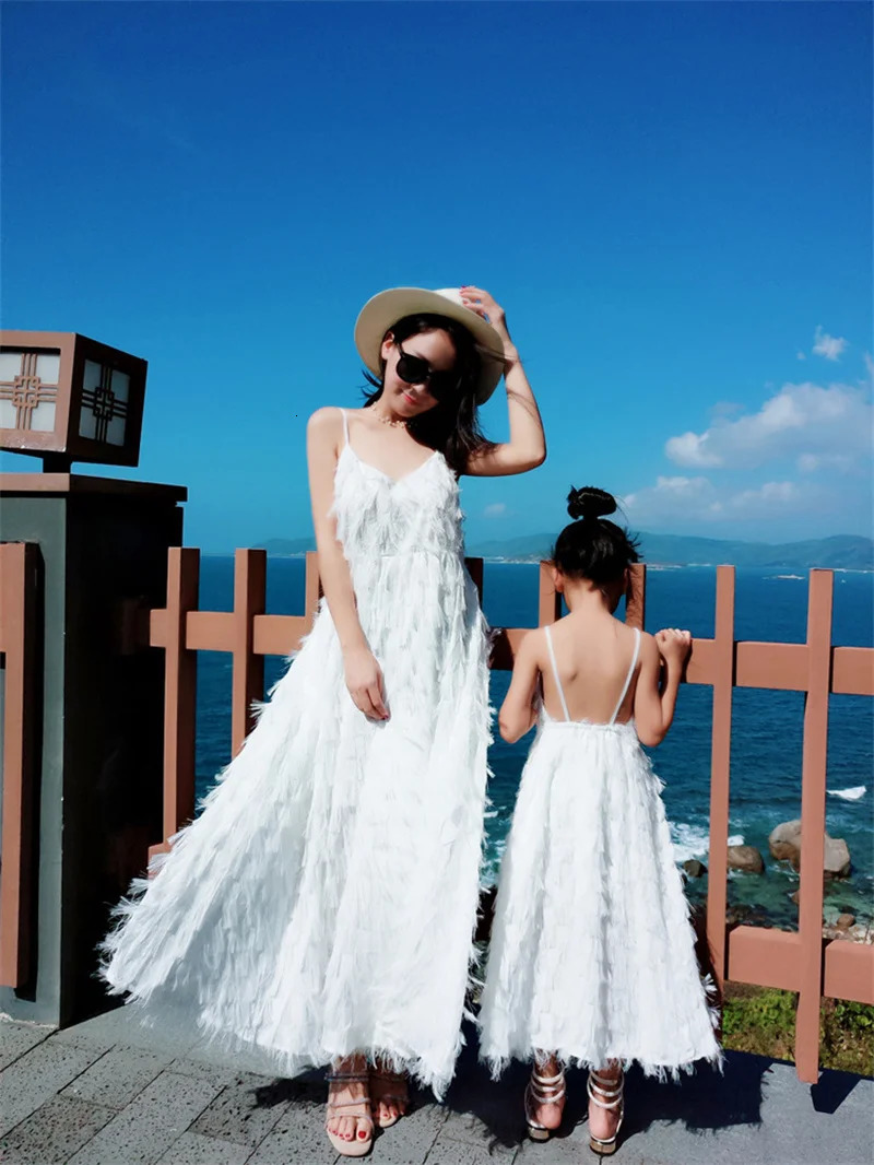 Family Matching Outfits Dresses Summer Mother Daughter Dress Fashion Clothing Girl Mom Daughter Chiffon Beach Dress Clothes 240403