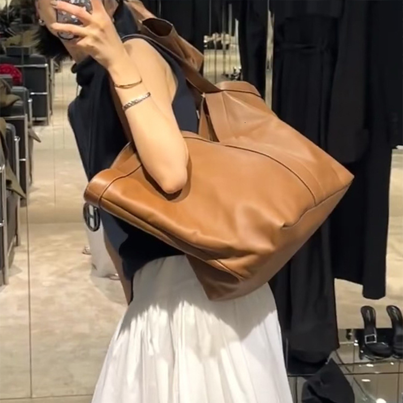 Oversized Leather Shoulder Female New Hand Underarm Bag Large Capacity Commuter Ladies Handbag Autumn Winter Tote Bags Patent Leather