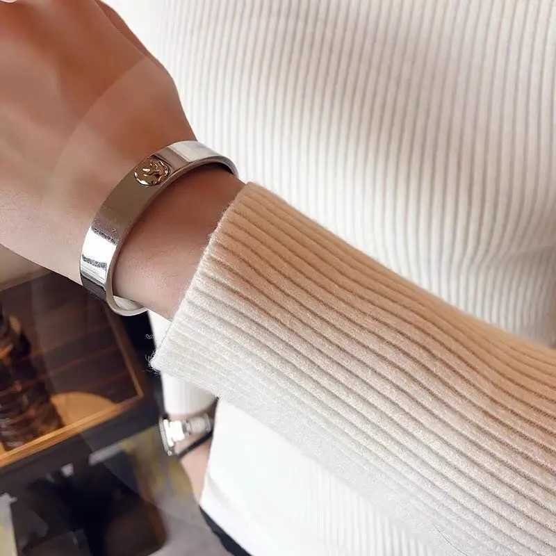 2022 Autumn/Winter Mens Turtleneck Sweater Fashion Stripe Solid Color Warm Knitted Sweater Mens Double Collar Ultra Thin Fit Sweater W2411111