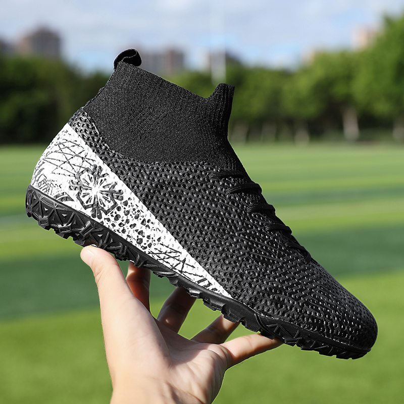 Outdoor Soccer Shoes Men Breathable Football Boots Lightweight Soccer Shoes Ultralight Non-Slip Sport Turf Comfortable Futsal