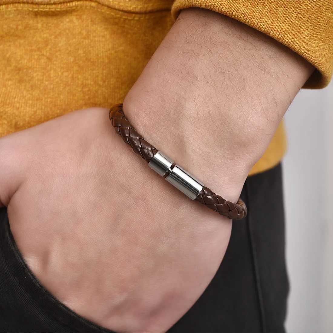 High quality handmade woven single-layer casual leather bracelet for men punk hip-hop party simple charm bracelet jewelry wholesale W241111