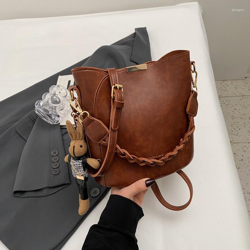 Drawstring Autumn And Winter Vintage Small Bag Women's High-end Texture All-match Crossbody Explosive Portable Bucket zhanyishengli