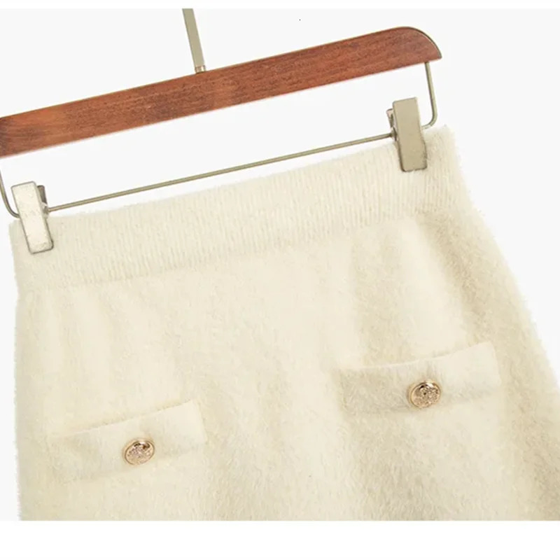 Advanced Sense Dress Fashion Casual Set Women Show Thin Temperment Small Fragrance Knitted Two Piece Skirt Set 241112