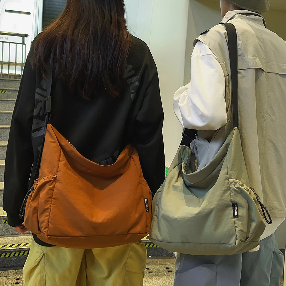 Crossbody Bags Men Solid Color Large Capacity Hobos Unisex Harajuku Japanese Style Nylon Waterproof Travel Shoulder Zipper Purse 241111