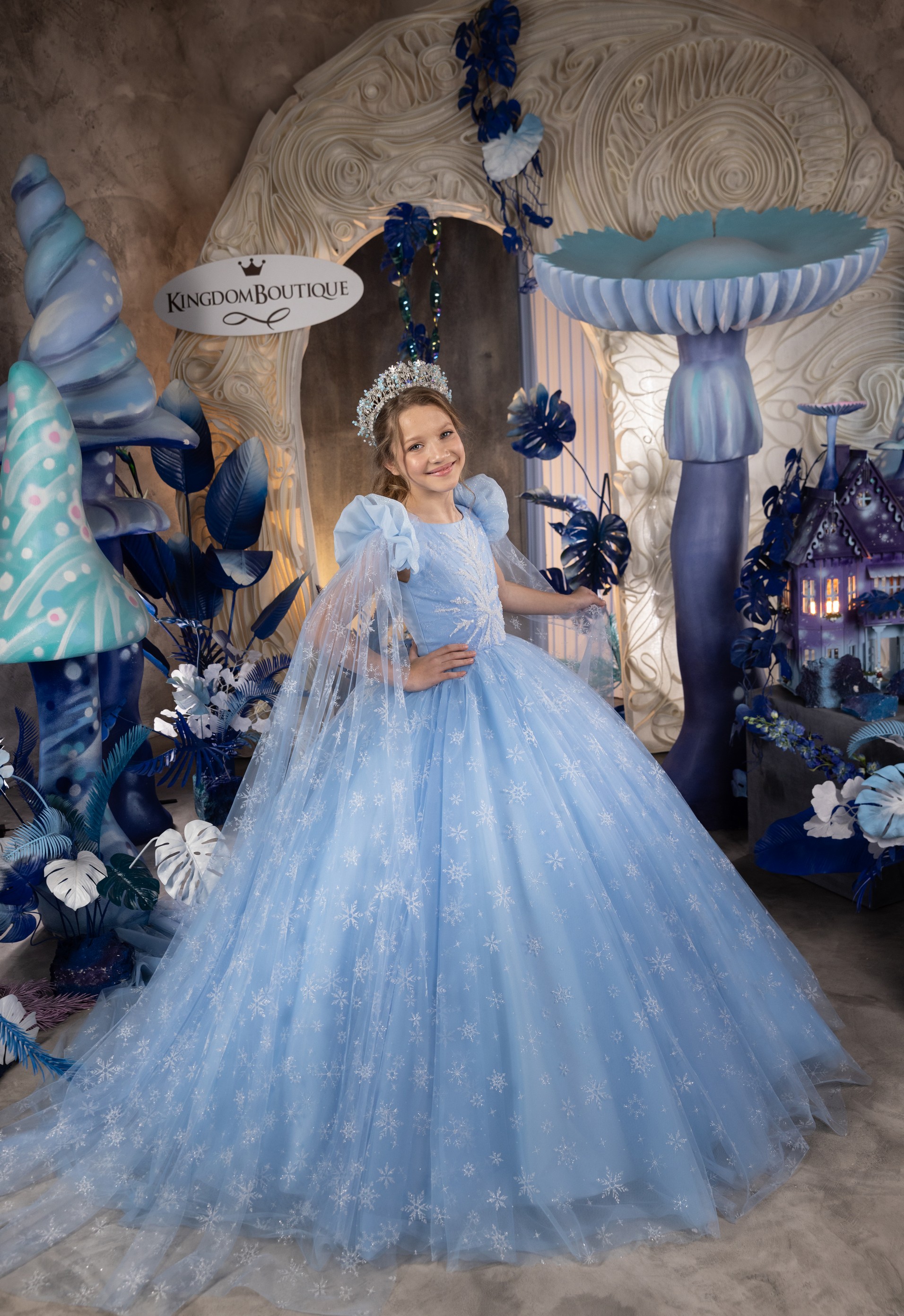 Baby Blue Princess Flower Girls Dresses With Cape Cap Sleeve Girl Pageant Gowns Kids First Communion Dress Glitter Snowflake A Line Birthday Dress 061