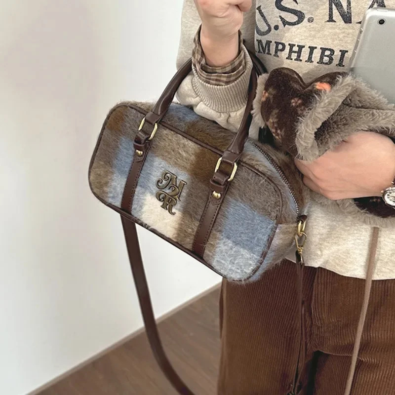 MBTI Vintage Plaid Womens Handbag College Style Fashion Bowling Shoulder Bag Aesthetic Original Female Pillow Crossbody 241111