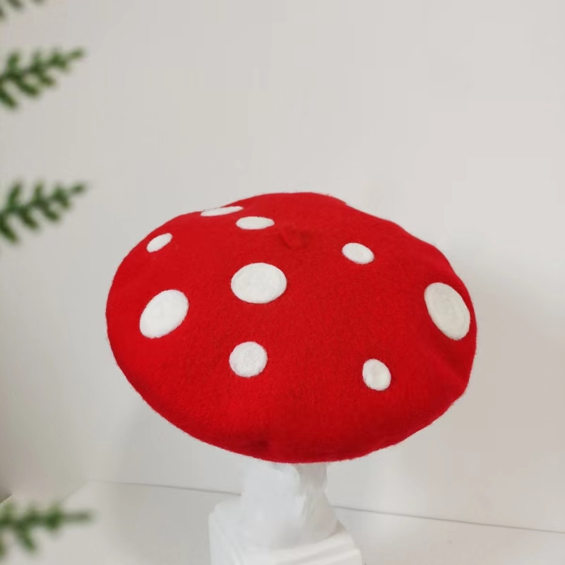 Autumn and Winter 2023 New Handmade Strawberry Beret Fruit Pumpkin Hat Cute Soft Girl Little Leaf Painter Hat Wool Beret 7e0c0