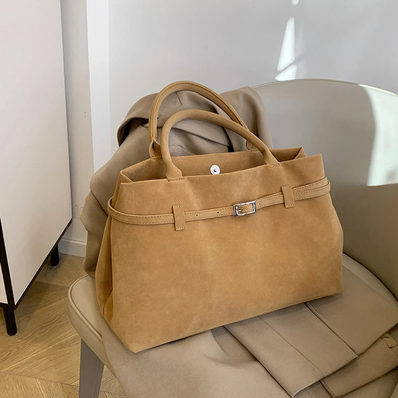 Vintage Suede er Womens Tote Bag Autumn Winter Ladies Handbag Belt Buckle Large Capacity Female Underarm Bags 241111