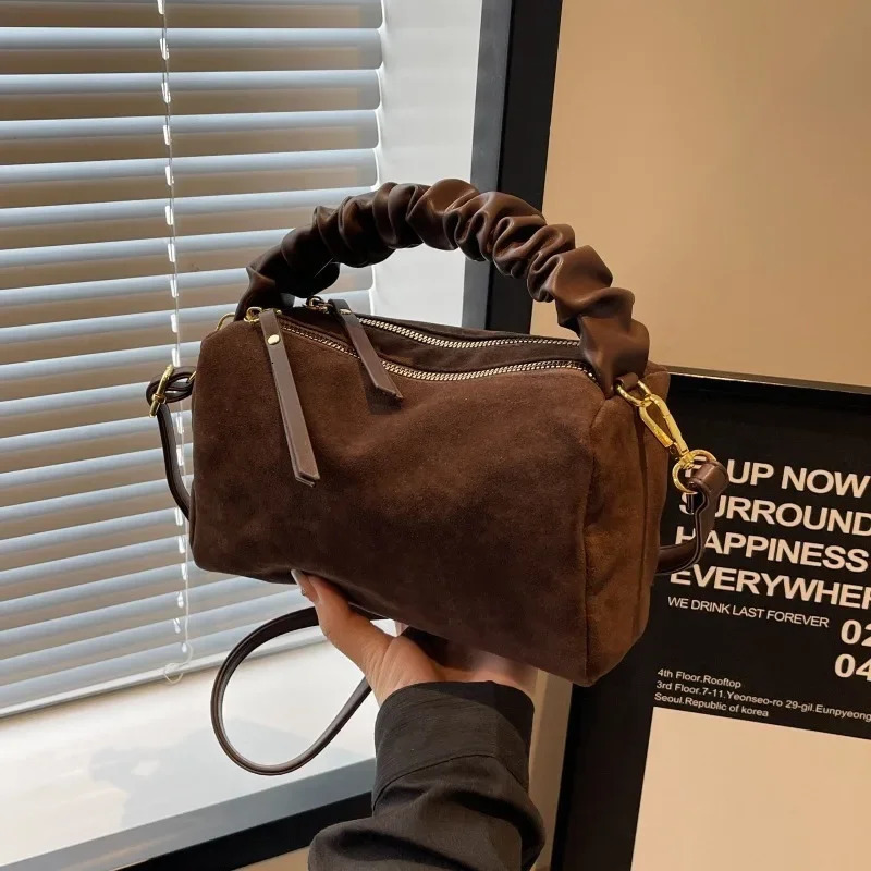 Trend Zipper Pu Womens Shoulder Bags Light y Crossbody for Women Fashion Pleats n Bolsas Para Mujeres 241111