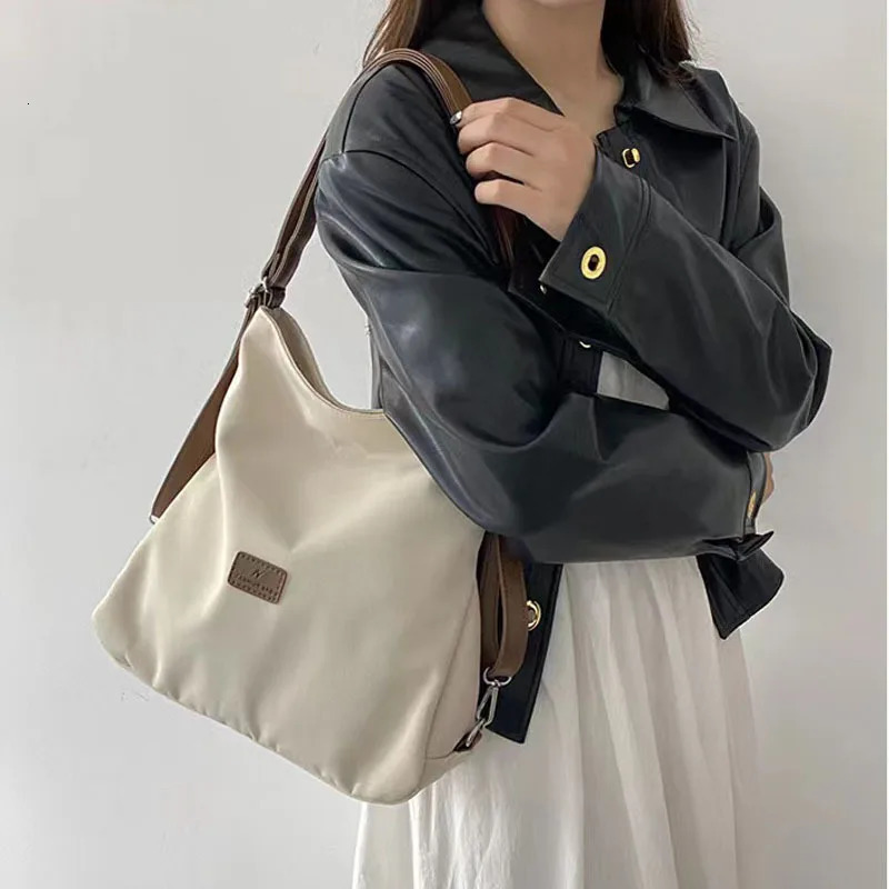 Canvas Handbag Leisure Multi functional Shoulder Bag Fashion Womens Handbag Harajuku Contrast Color Horizontal Bag 241111