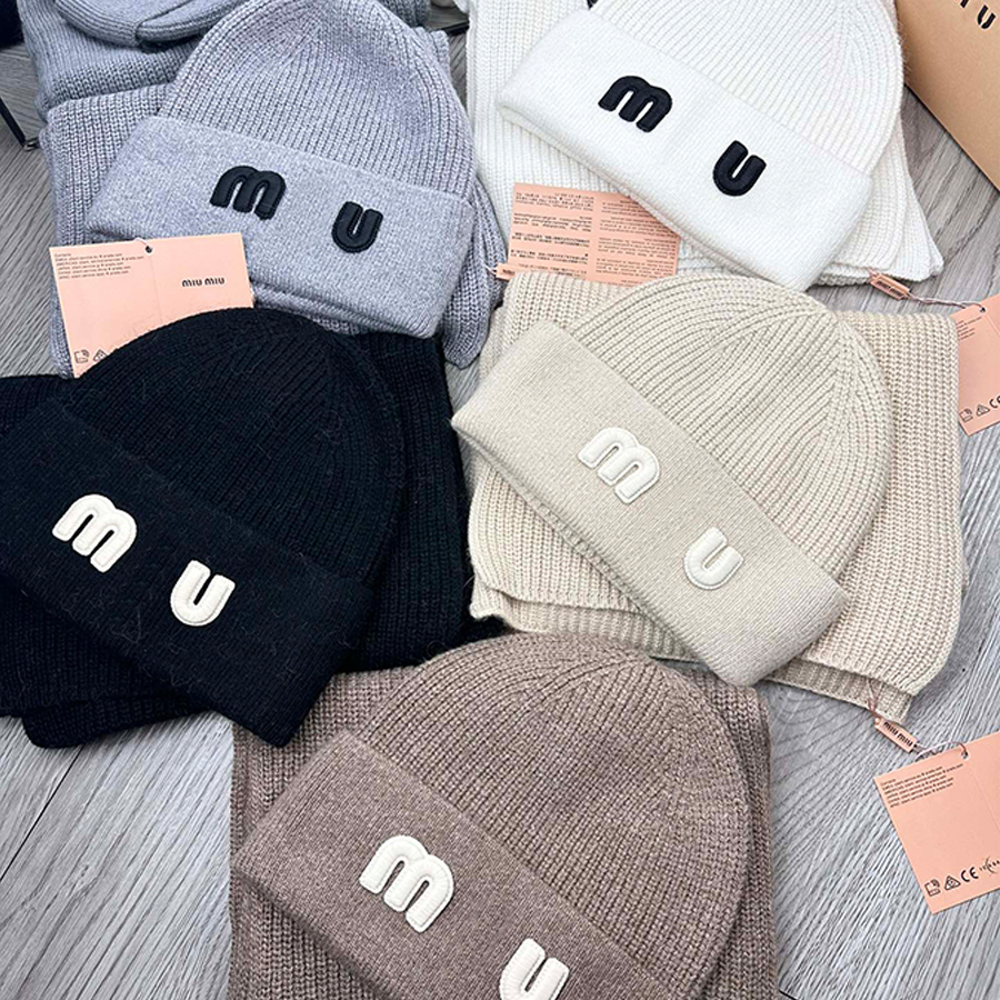 Tide fallow Fashion Colored Brand classic Designer For Winter Warmth Dopamine Hat and Scarf Gift Men And Women Have From