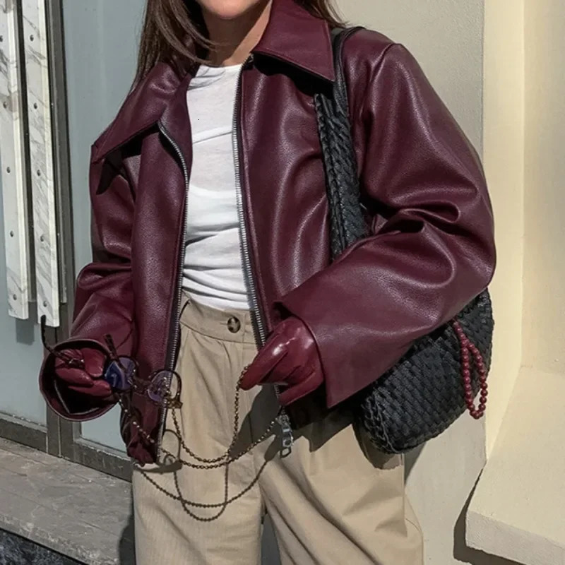 Autumn retro motorcycle style red PU leather jacket suitable for womens temperature womens fashionable matte zipper loose jacket 241111