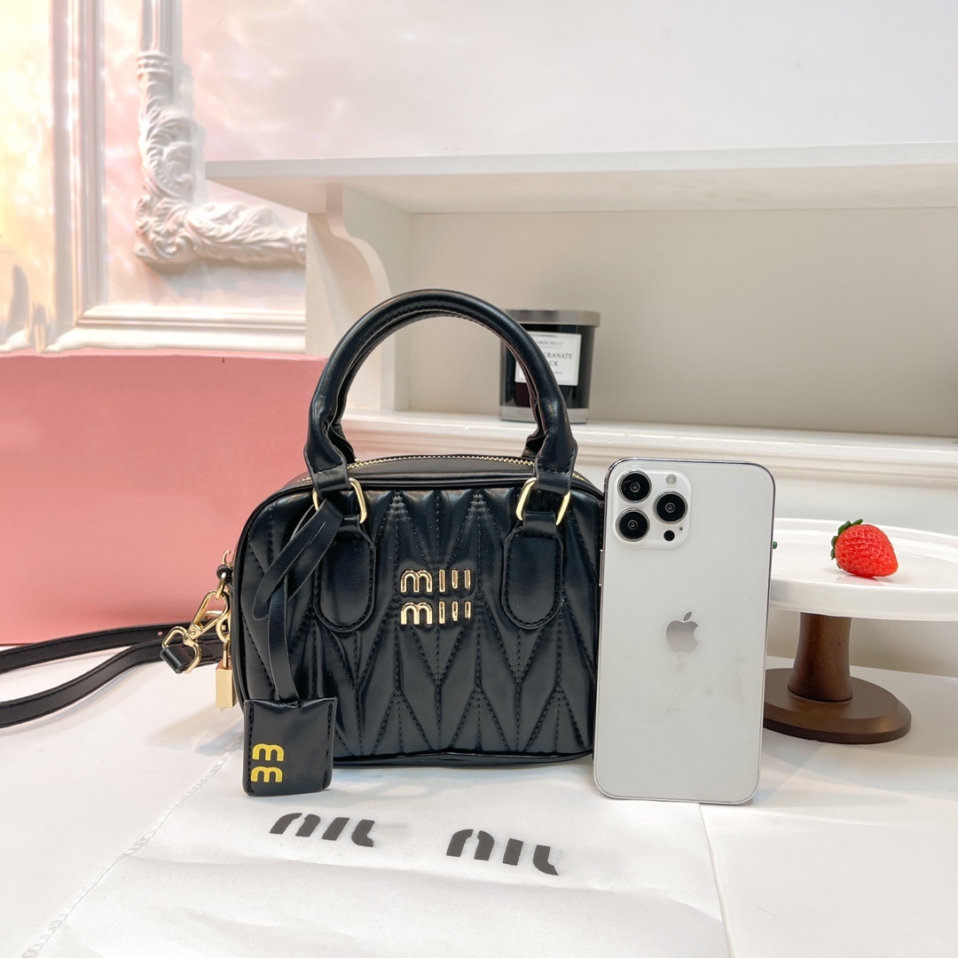 Women's New 2024 Fashionable Large Capacity Pleated top-handle bag For Commuting Luxury Designer Female Shoulder Bags Sac a main