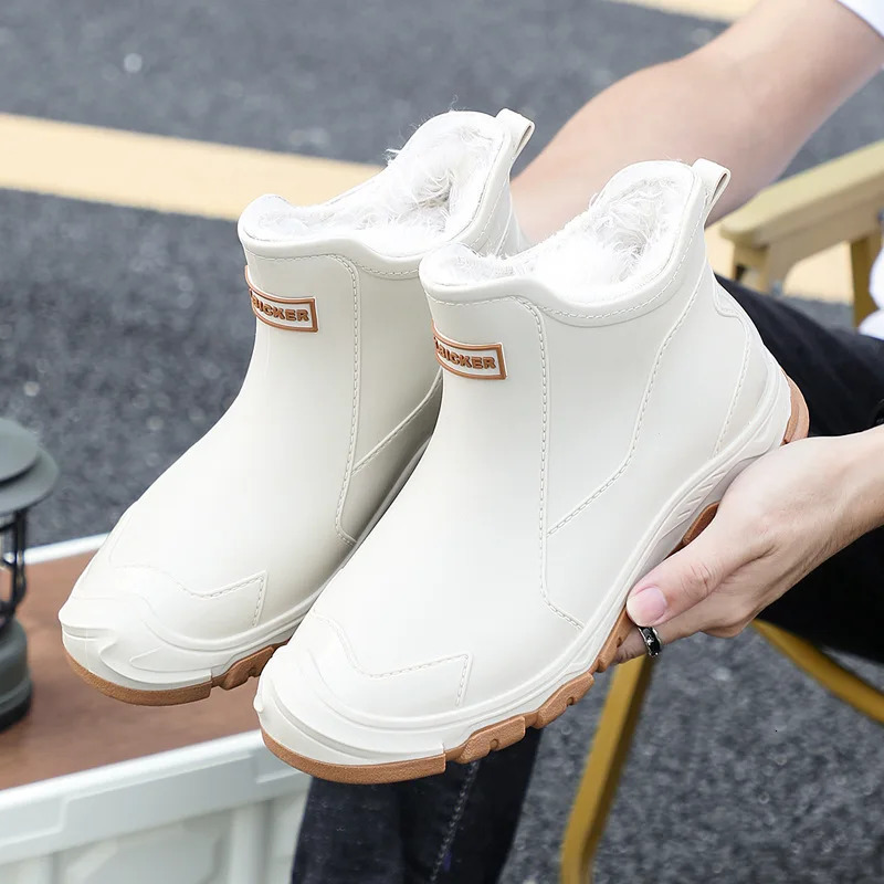 Autumn and Winter Fashionable Mens Cotton Rain Boots Trendy Outdoor Short-tube Mens Warm Rain Boots Fixed Cotton Water Shoes 241111