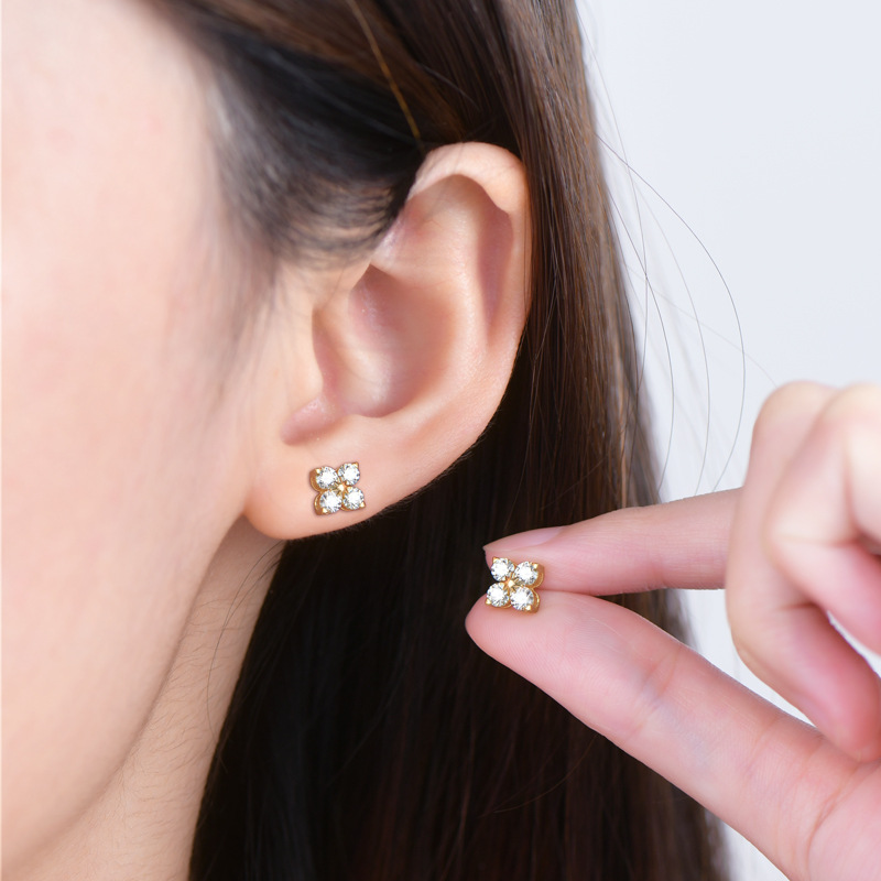QXTC Moissanite Stud Earrings Korean Elegant Four Leaf Clover Earrings Trendy Women's Earrings 2023 Weddings Romantic Jewelry bfc3e