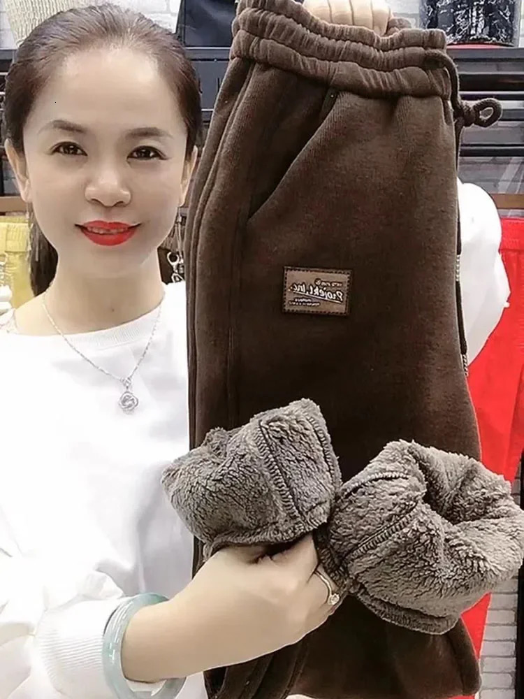 Winter plus 6XL cashmere plush sports pants for women casual and warm harem pants thick wool lining jogging bag 90cm Pantalones 241112