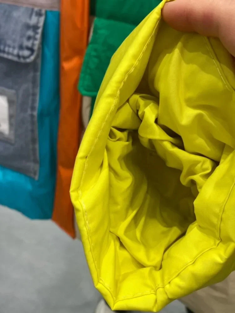 Large denim spliced down jacket for women with large pockets winter jacket with zipper splicing work cushioning jacket high-quality windproof and thic