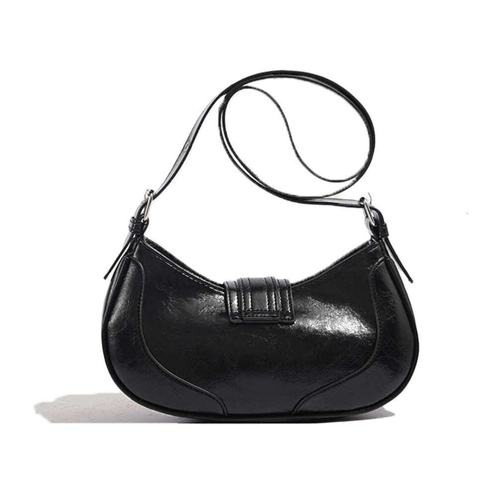 South Korean Instagram woman 2024 black and red plaid retro underarm fashion cross-body saddle bag