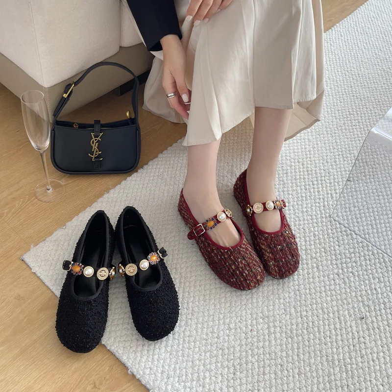 Womens Ballet Flat Bottom Autumn Low Foot Pump Knitted Mary Jane Shoes Water Diamond Button Flat Shoes Large Size 43 Womens Shoes 241111