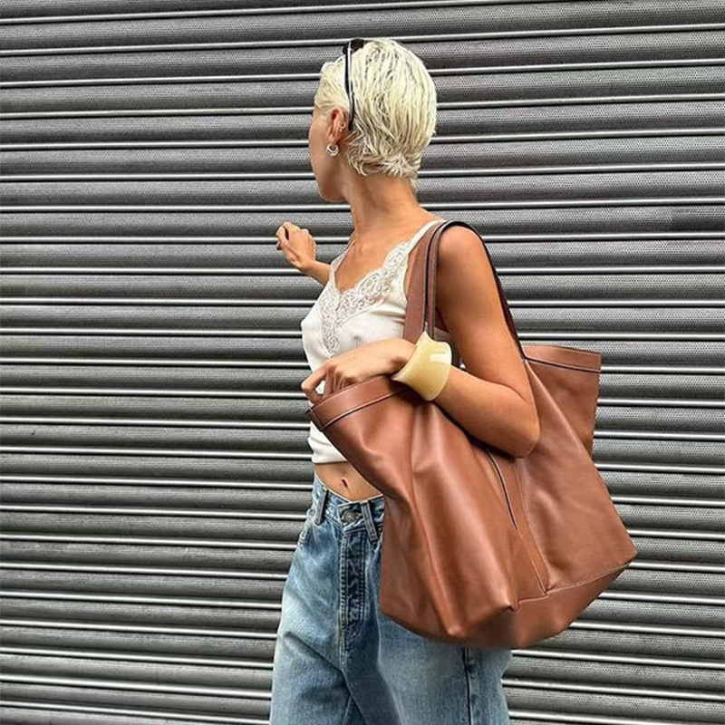 Oversized Leather Shoulder Female New Hand Underarm Bag Large Capacity Commuter Ladies Handbag Autumn Winter Tote Bags Patent Leather