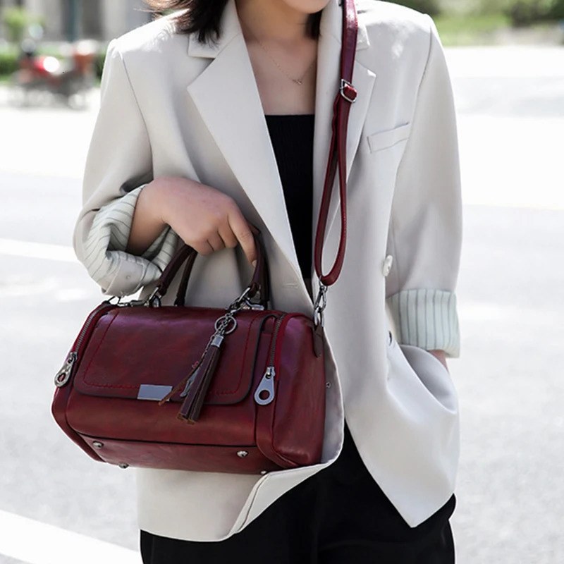 Fashion Women Shoulder Crossbody Bag Ladies Tassel ner Purse and Handbag Casual Female Large Capacity Boston Messenger Bags 241111