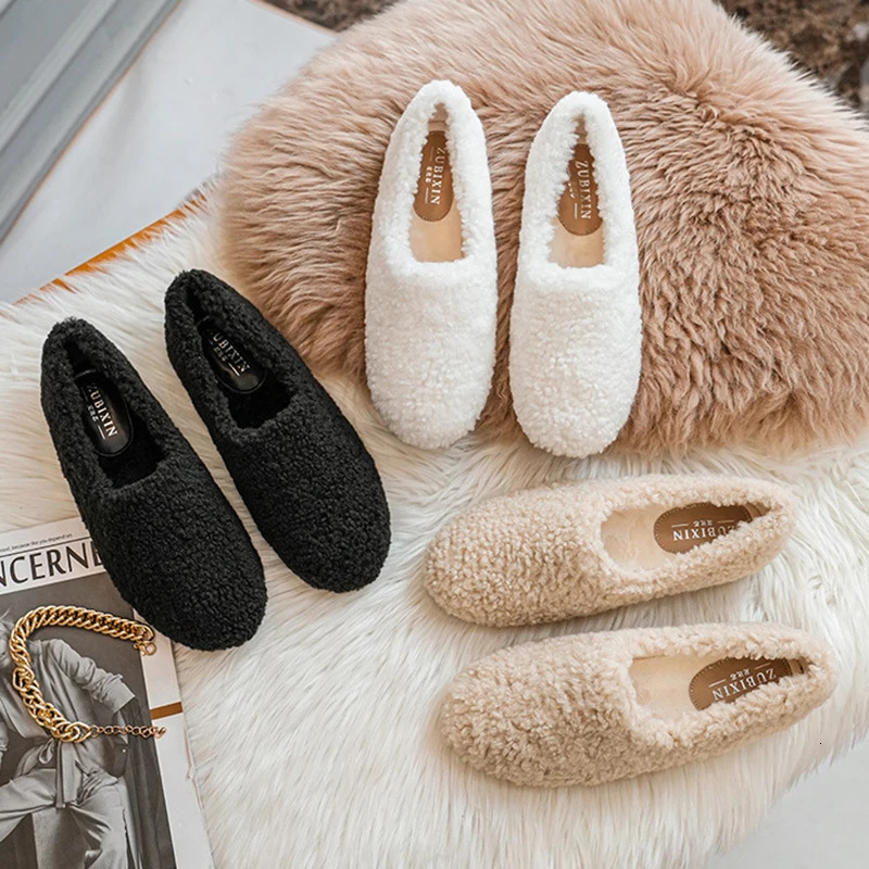 Round toe sheepskin shoes for women sizes 41-43 large fur mocasines warm winter shoes for women sheepskin shoes sliding on a wool roller board 241111