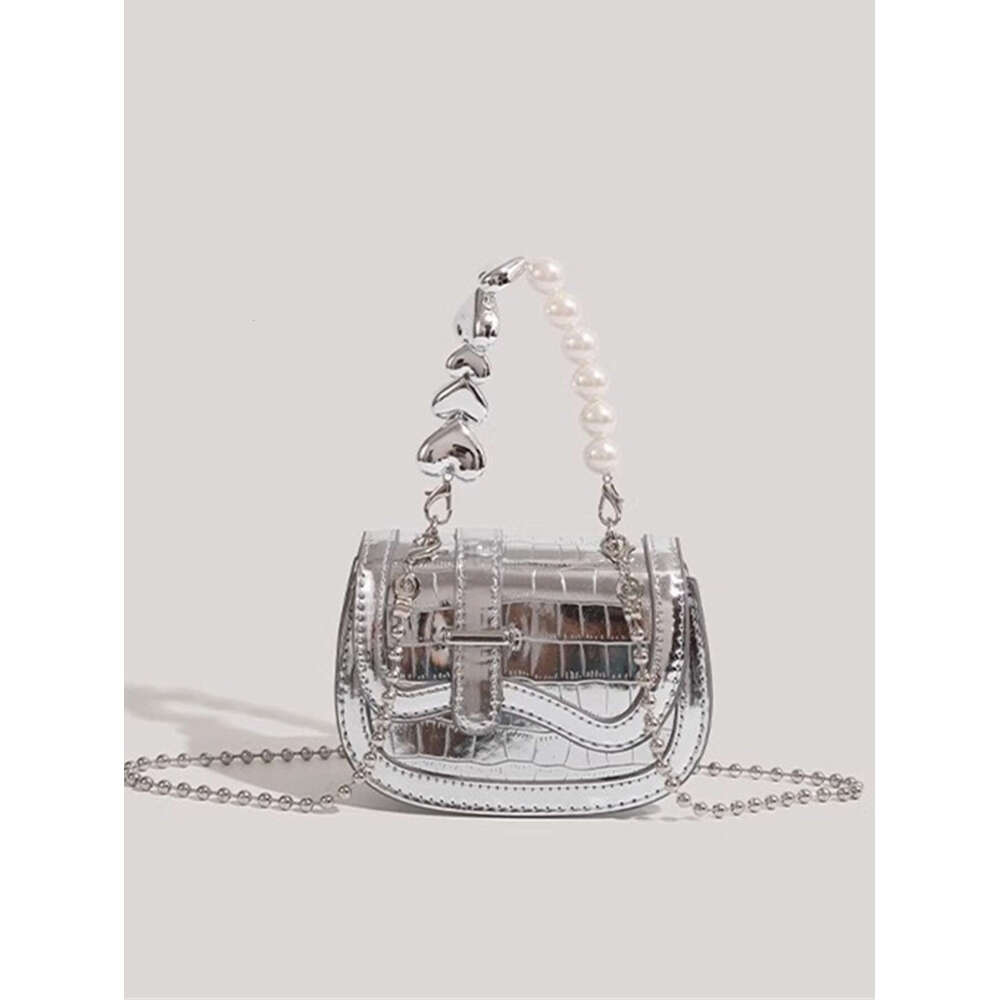 Summer high-grade sense niche texture pearl chain crossbody mini sier handbag girl 2024 new model