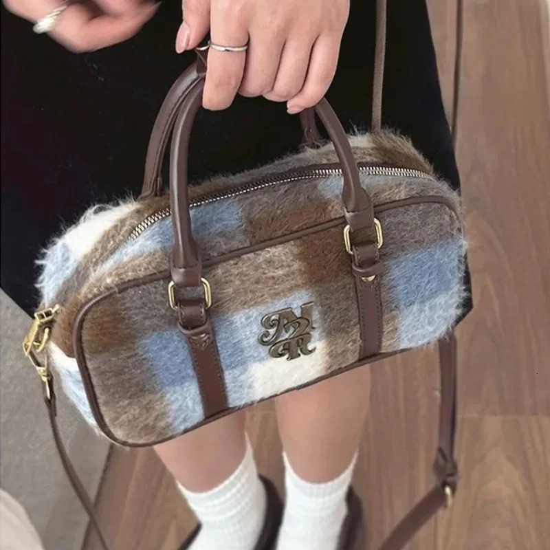 MBTI Vintage Plaid Womens Handbag College Style Fashion Bowling Shoulder Bag Aesthetic Original Female Pillow Crossbody 241111