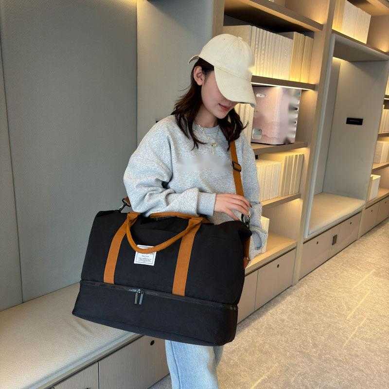 Lightweight and Minimalist Outdoor Travel Bag Fitness and Sports Travel Bag Multifunctional Luggage Bag for Both Men and Women Boarding Bag for Busine