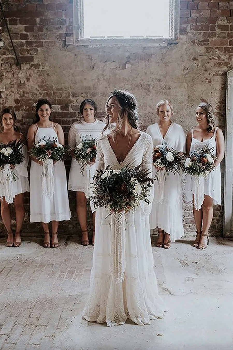 rustic Bohemian Wedding Dresses Hippies V Neck Long Sleeve Lace low back Beach Boho Garden Country Bridal Gowns robe de mariee Plus Size