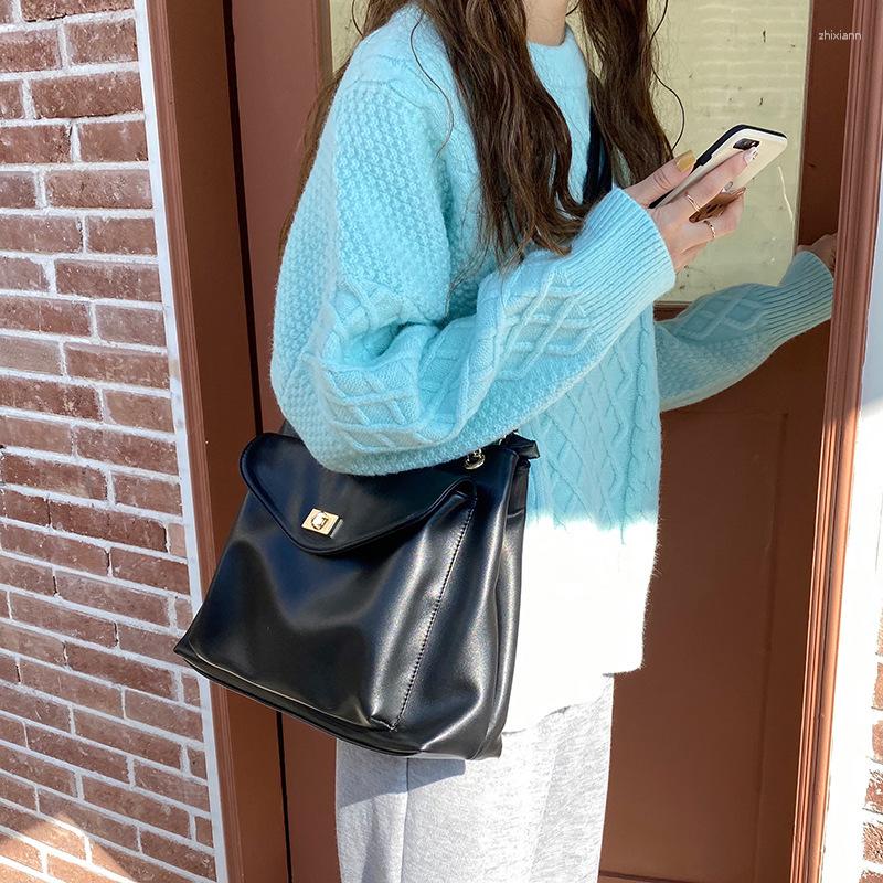 Bag Women's Autumn And Winter Versatile Commuter Large Capacity Wandering Soft Leather Underarm Chain Crossbody zhanyishengli