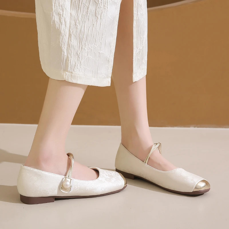 Elegant 2024 bow comfortable sliding womens shoes ballet womens flat bottomed round leather soft sole single shoes women 241111