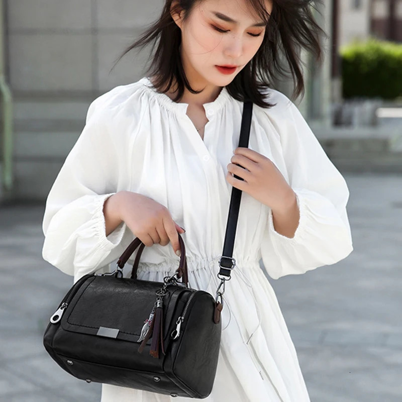 Fashion Women Shoulder Crossbody Bag Ladies Tassel ner Purse and Handbag Casual Female Large Capacity Boston Messenger Bags 241111