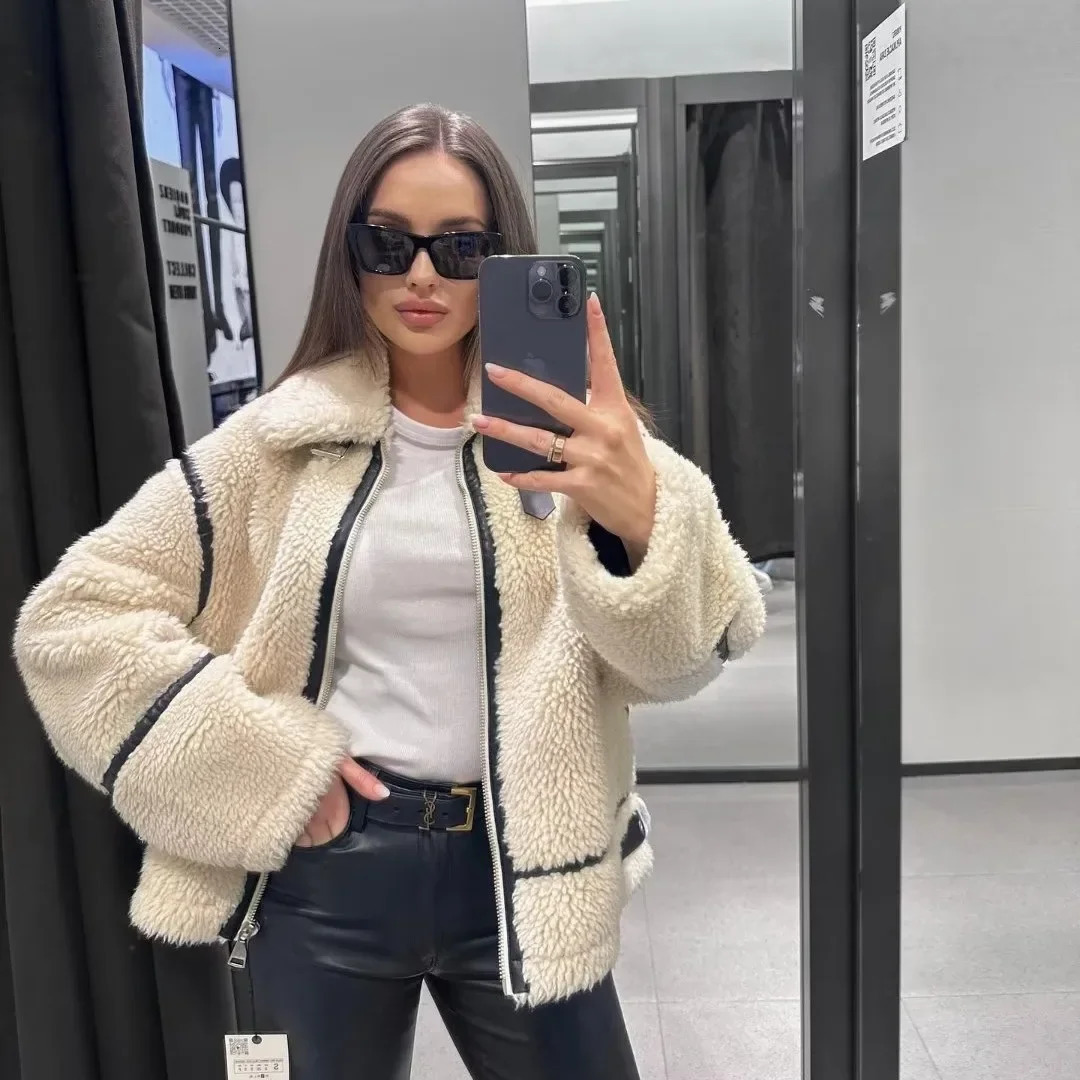 Women Overcoat Lamb Fleece Jacket Lapel Zipper Contrast Color Integrated Overcoat Versatile Autumn Winter Warm Thickened Coat 241112