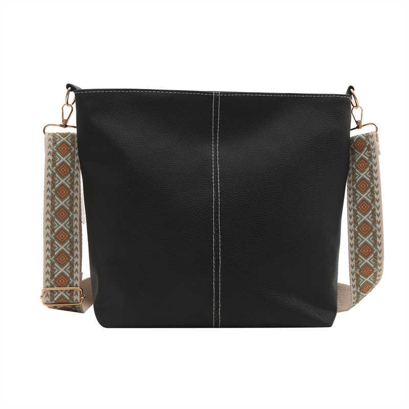 This year's popular high-quality bucket simple bag women's bag PU car stitching diagonal cross shoulder armpit bag