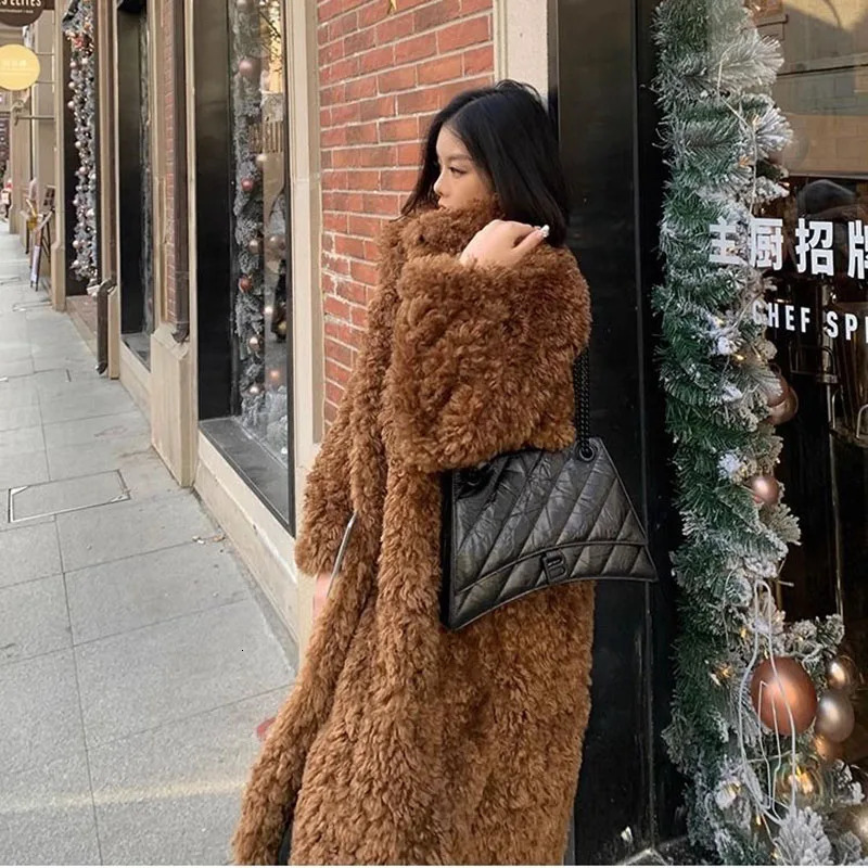 Elegant faux fur teddy warm coat Korean fashion plush coat winter womens thick fur long jacket retro loose Chaquetas 241112