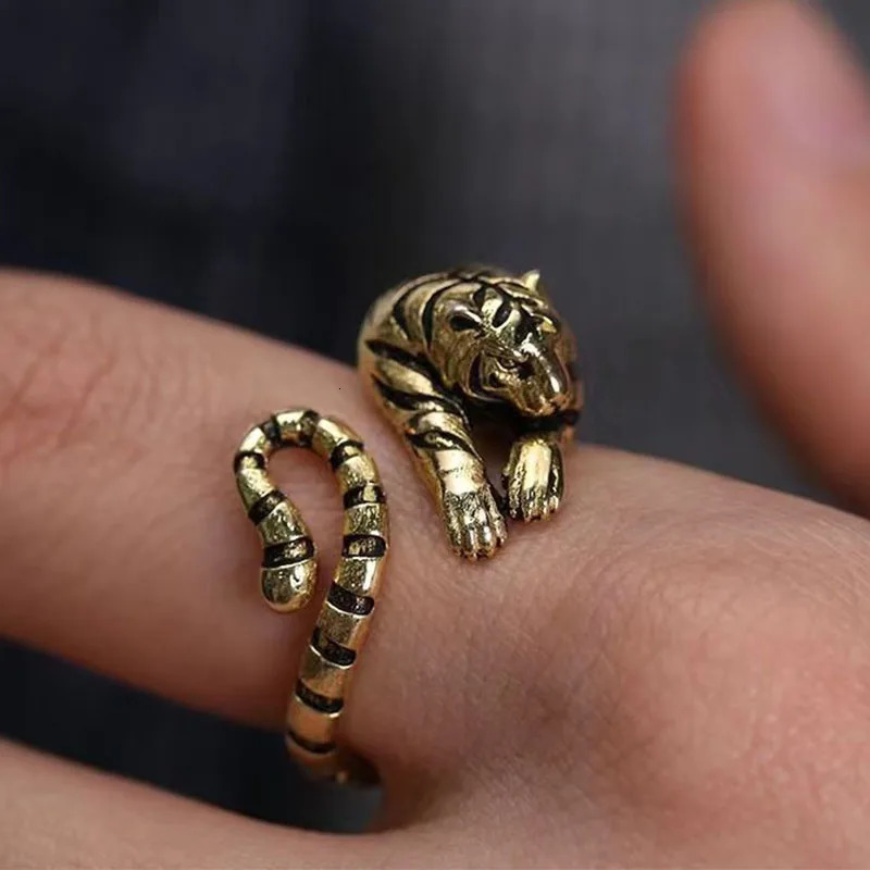 Fierce Tiger Adjustable Opening Ring Men and Women Vintage Punk Ancient Gold Silver color Animal Jewelry Gift Wholesale 241112